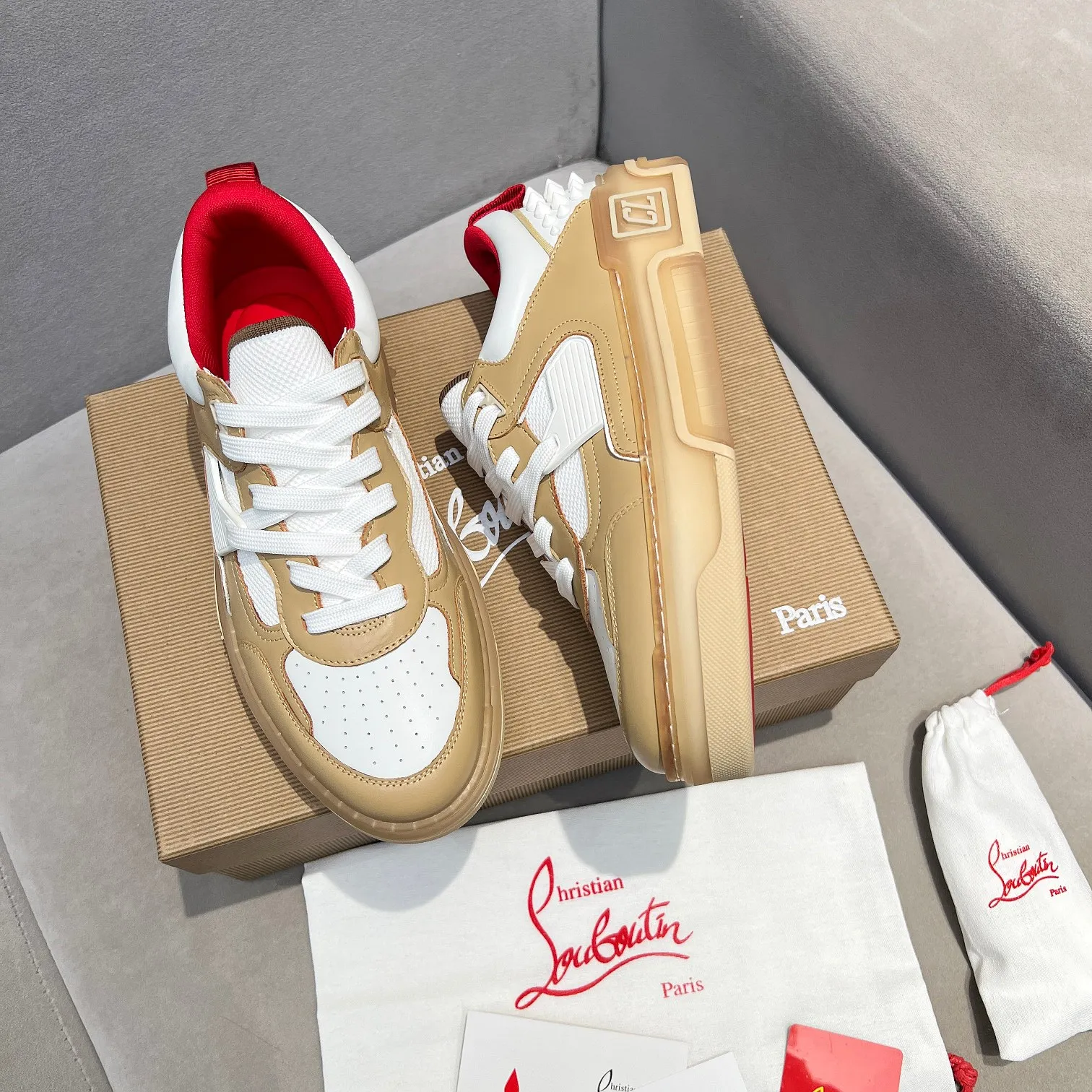 Men's shoes 💰700 🌹🌹🌹̋ Wang Junkai Yang Mi Xu Kai Zhang Jingyi Ding Chengxin Chen Muchi Wang Ziyi Same style Christian Louboutin 2024 [New product] ASTROLOUBI unisex thick-soled sports shoes red-soled shoes perfectly integrate fashion and sports, The fabrics are made of luxurious calfskin, soft suede, smooth satin and laminated leather, and the back is decorated with classic rivets. The interior is blended with a knitted tongue for added durability, breathability and quick-drying comfort. The outsole is made of a combination of EVA foam and imported rubber, and the colorful CL iconic letters on the side of the outsole show the brand's unique style. It is a ceiling-level comfortable skate shoe! ! ! Currently men’s size 39--45 (women’s size 35--40)